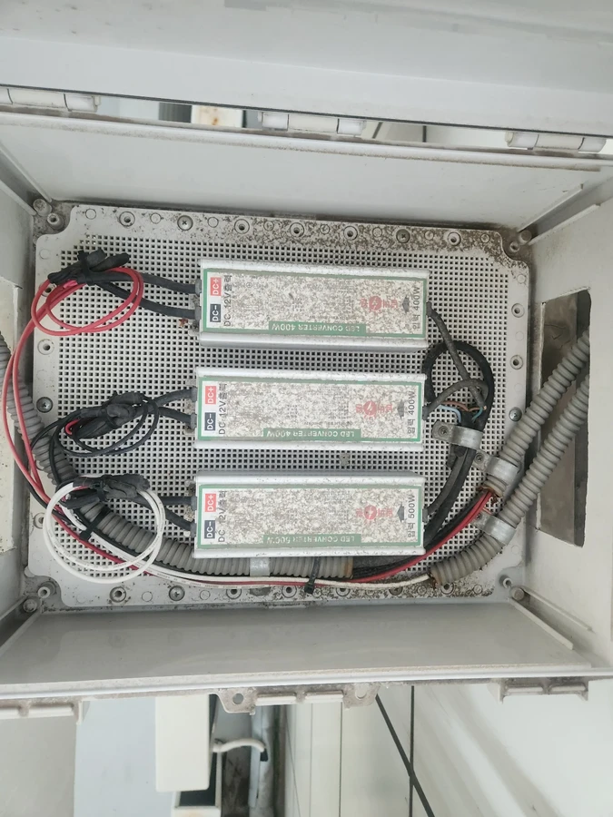 LED 전광판 수명과 모듈 교체 주기 참고 이미지 - LED전광판 시공 현장